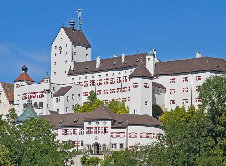  Schloss Hohenaschau mit Prientalmuseum Bannerbild