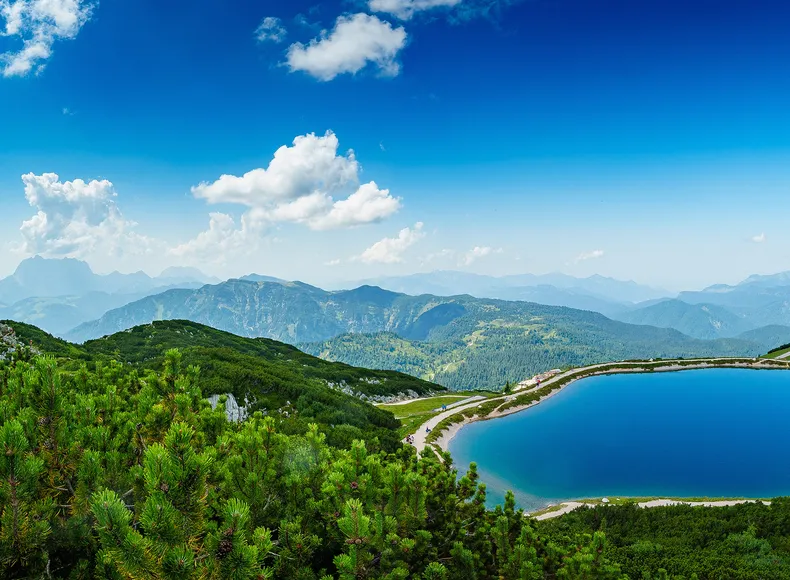 Steinplatte Hochplateau Chiemgauer Alpen mit Speichersee Steinplatte Hochplateau Chiemgauer Alpen mit Speichersee