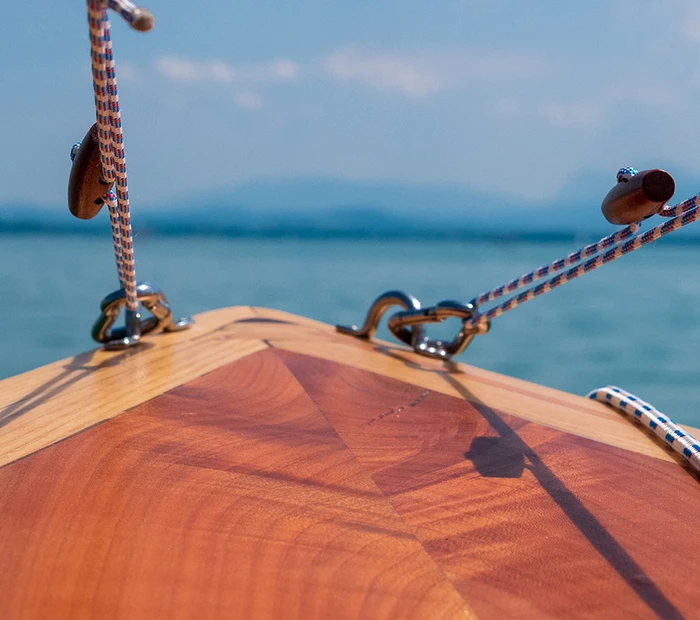 Über den Chiemsee segeln und die Chiemgauer Alpen genießen