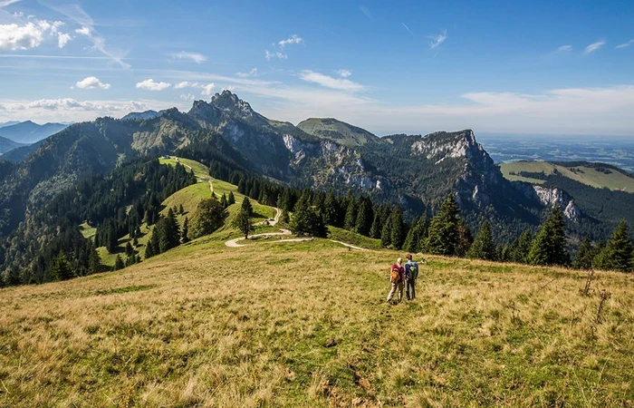 Zwei Wanderer auf der Kampenwand