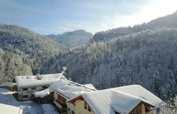 Hotel Mauthäusl im Winter in der Vogelperspektive